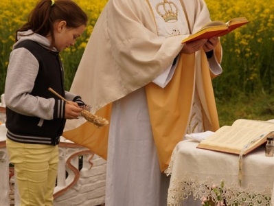 Msza święta o urodzaje w Rusajnach.